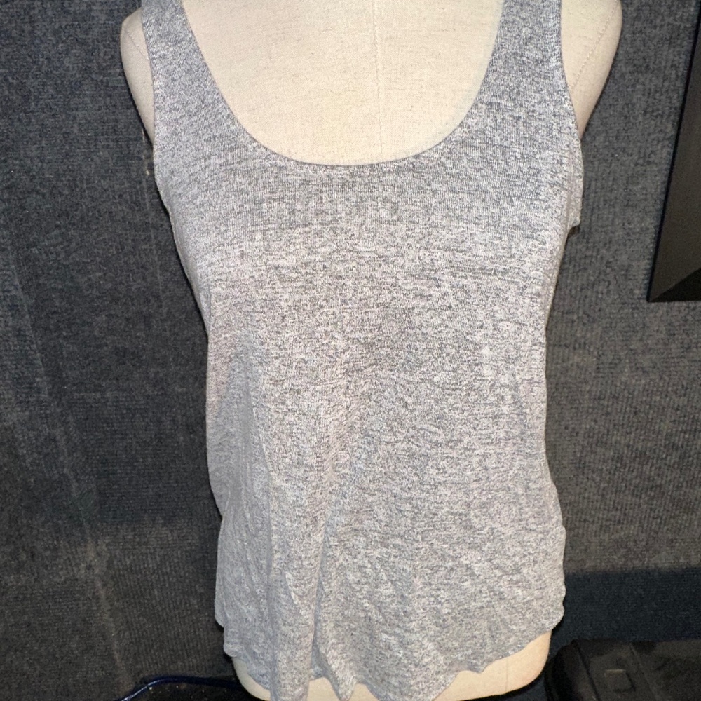 Express Tank with Twist in back. Size XS